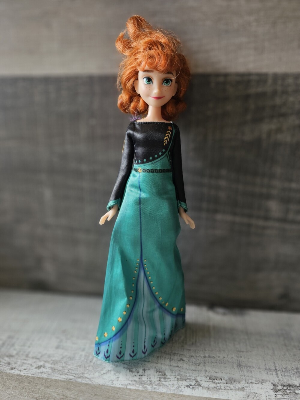Frozen 2 Musical Adventure Anna Doll, Sings "Some Things Never Change" 2018